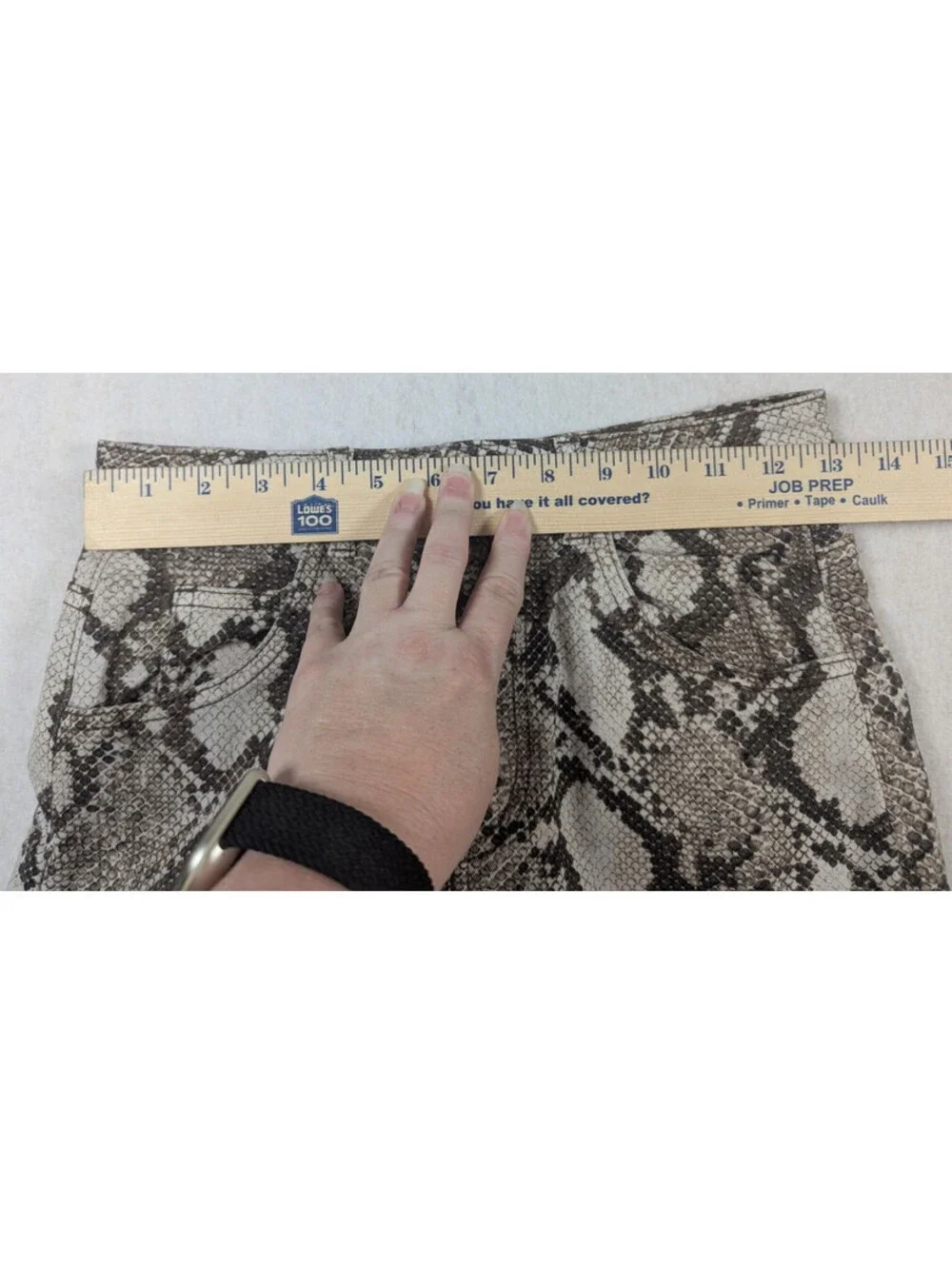 NYL New York Laundry Denim - Juniors Snake Print Shorts - RN#63619 - Size: 5